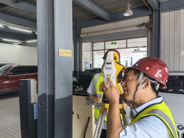 上海亞歐汽車銷售服務有限公司鋼結(jié)構(gòu)廠房安全性檢測現(xiàn)場5